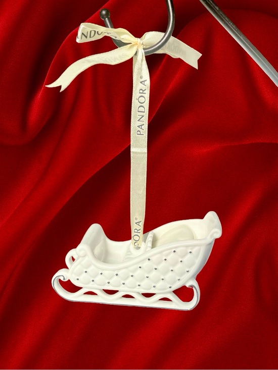 NEW Pandora 2014 Limited Edition Unforgettable Moments Porcelain Sleigh Ornament main image 2